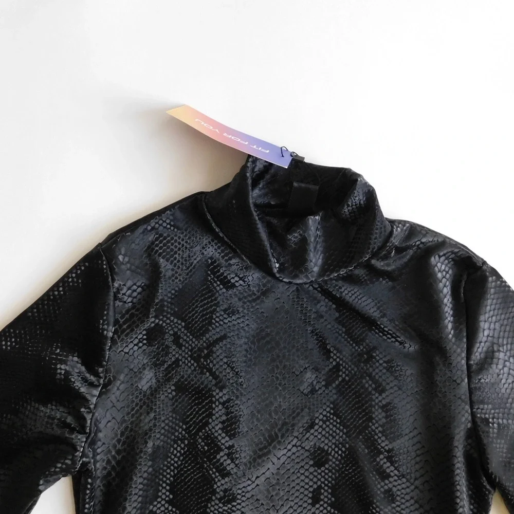 Fitted Snake Print Top (Xsmall) - Picture 6 of 10